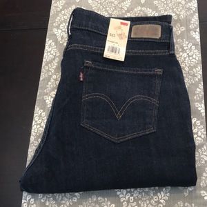 [Levi’s] New! Mid Rise Size 10 Straight Leg Jeans